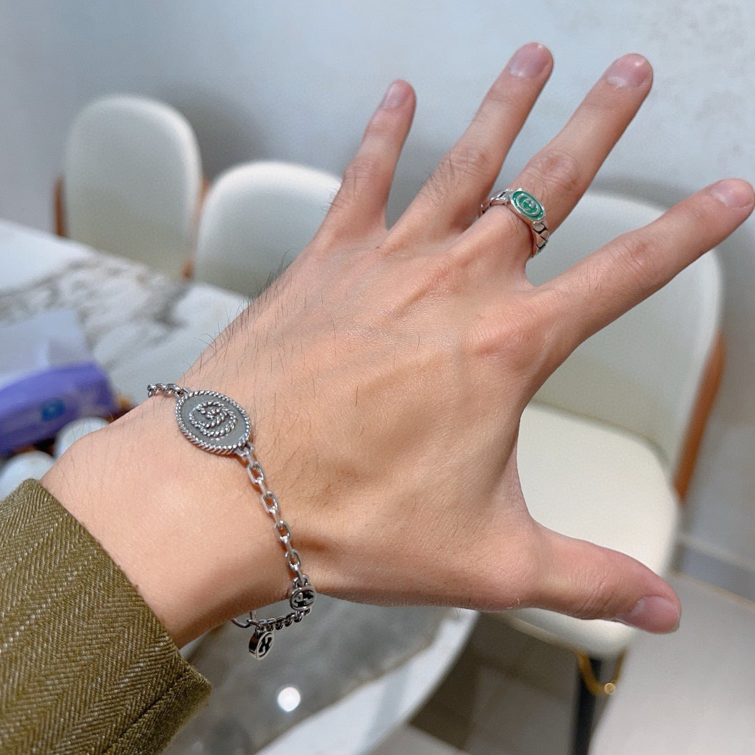 Martin Graham bracelet in polished metal-tone – detail view