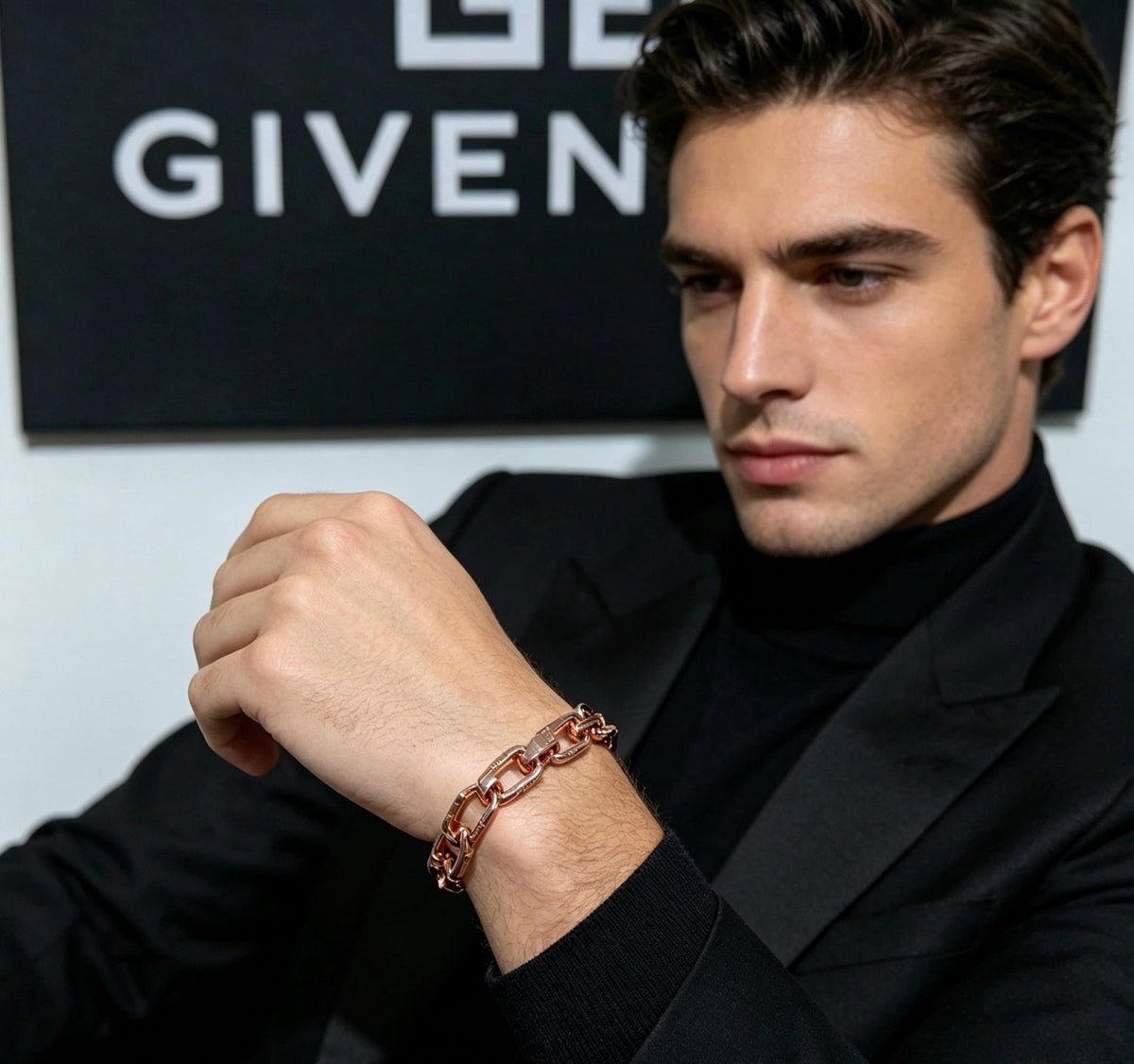Martin Graham bracelet in polished metal-tone – detail view