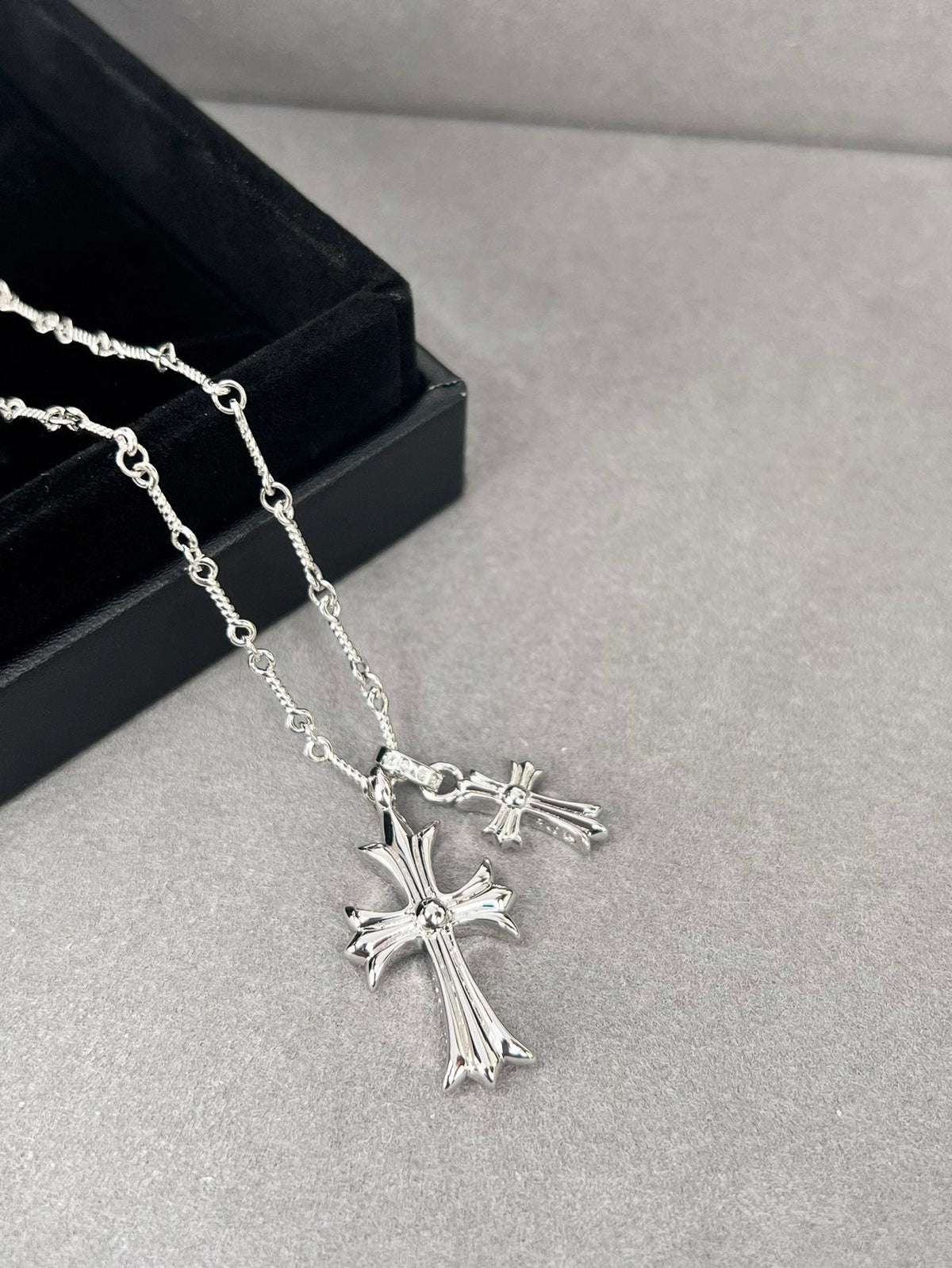 Martin Graham pendant necklace in polished metal-tone – detail view