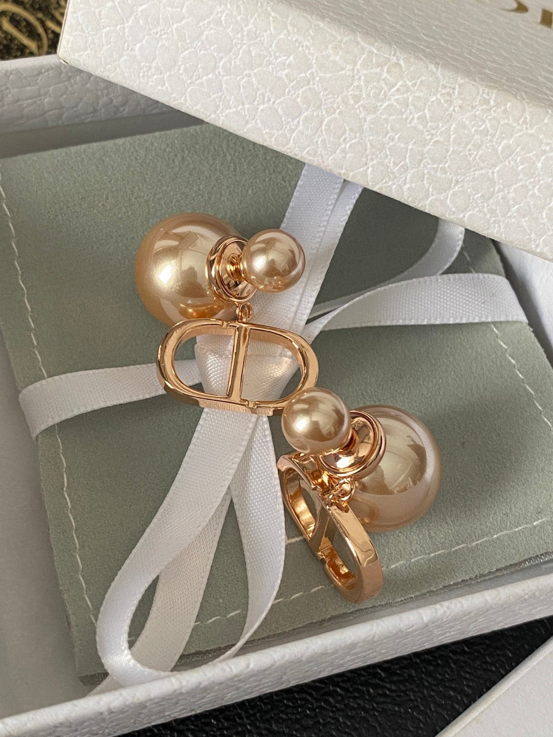 Martin Graham earrings in polished metal-tone – detail view