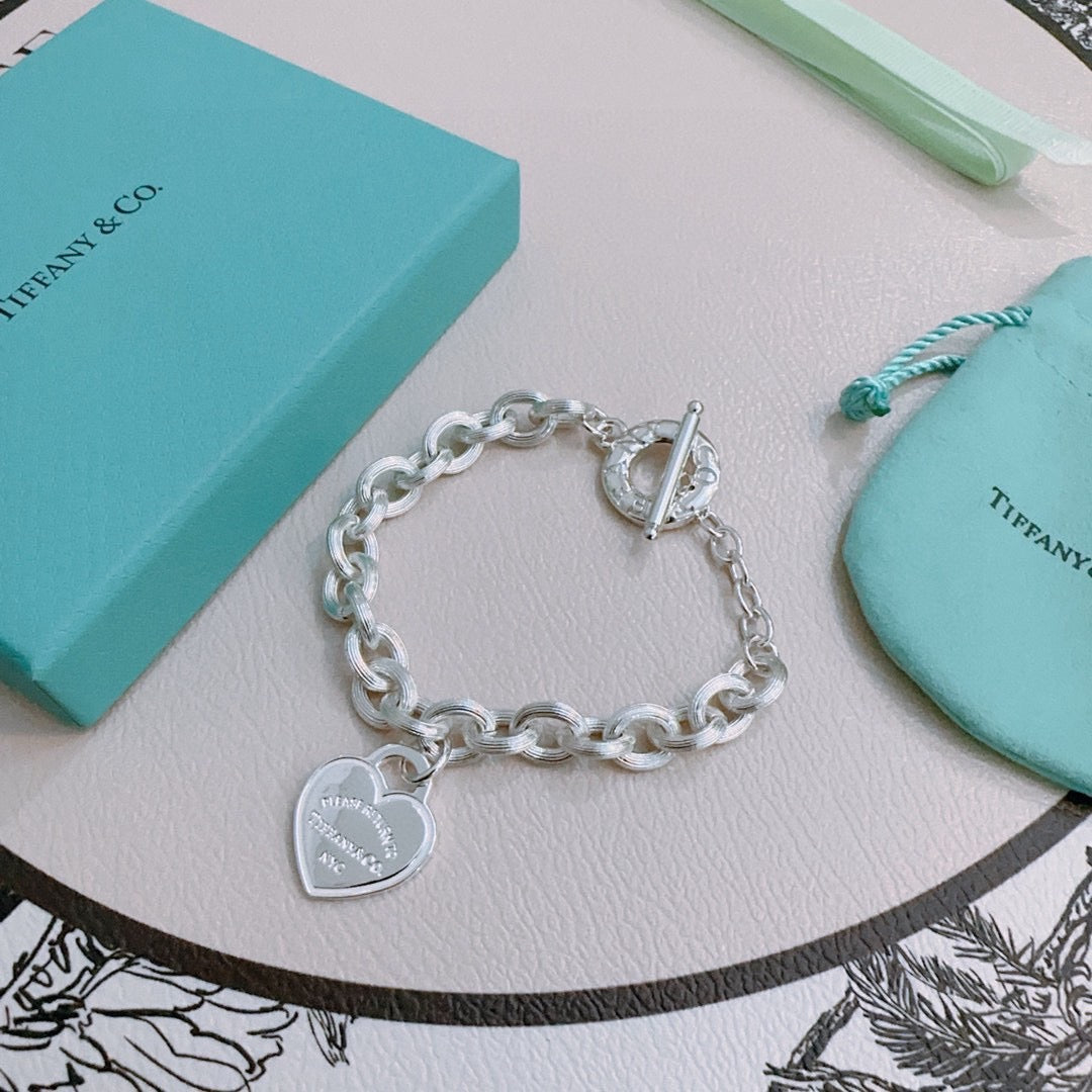Martin Graham bracelet in polished metal-tone – detail view