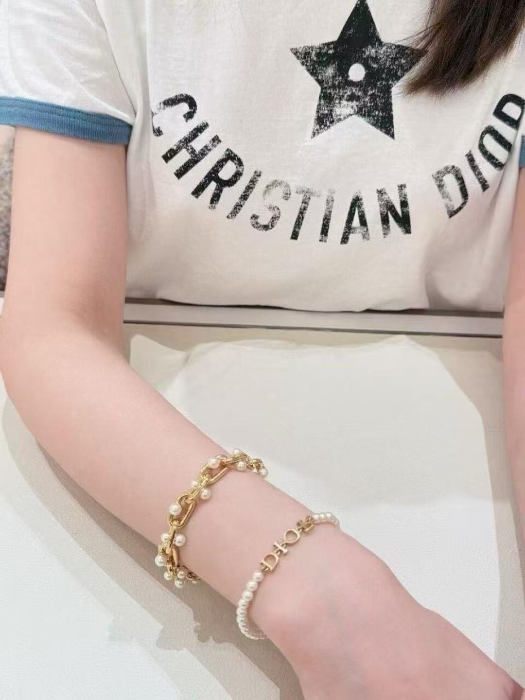 Martin Graham bracelet in polished metal-tone – side detail
