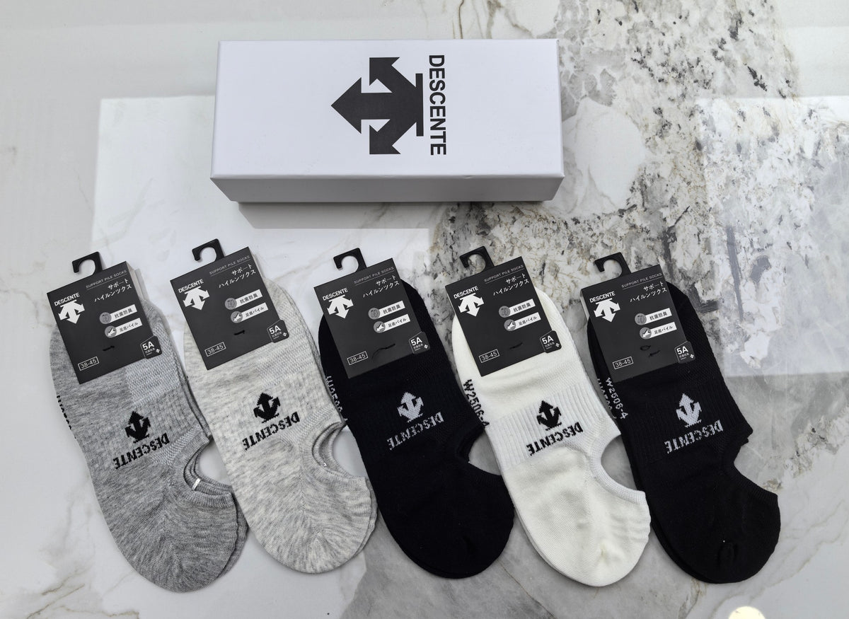 Descente Cotton Understated Geometric Emblems No-Show Socks