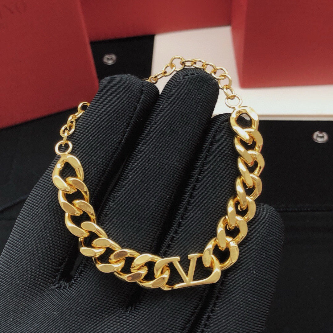 Martin Graham bracelet in polished metal-tone – side detail