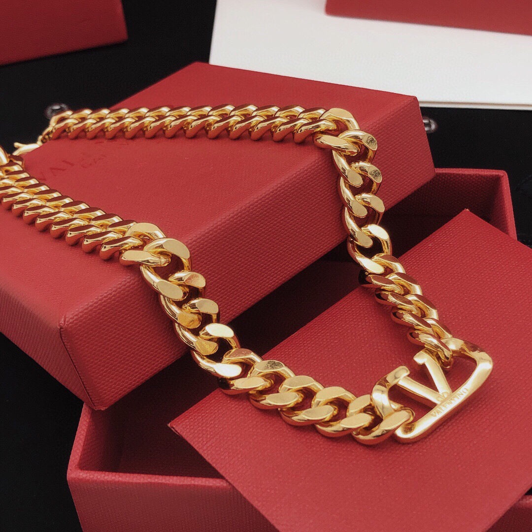 Martin Graham pendant necklace in polished metal-tone – side detail