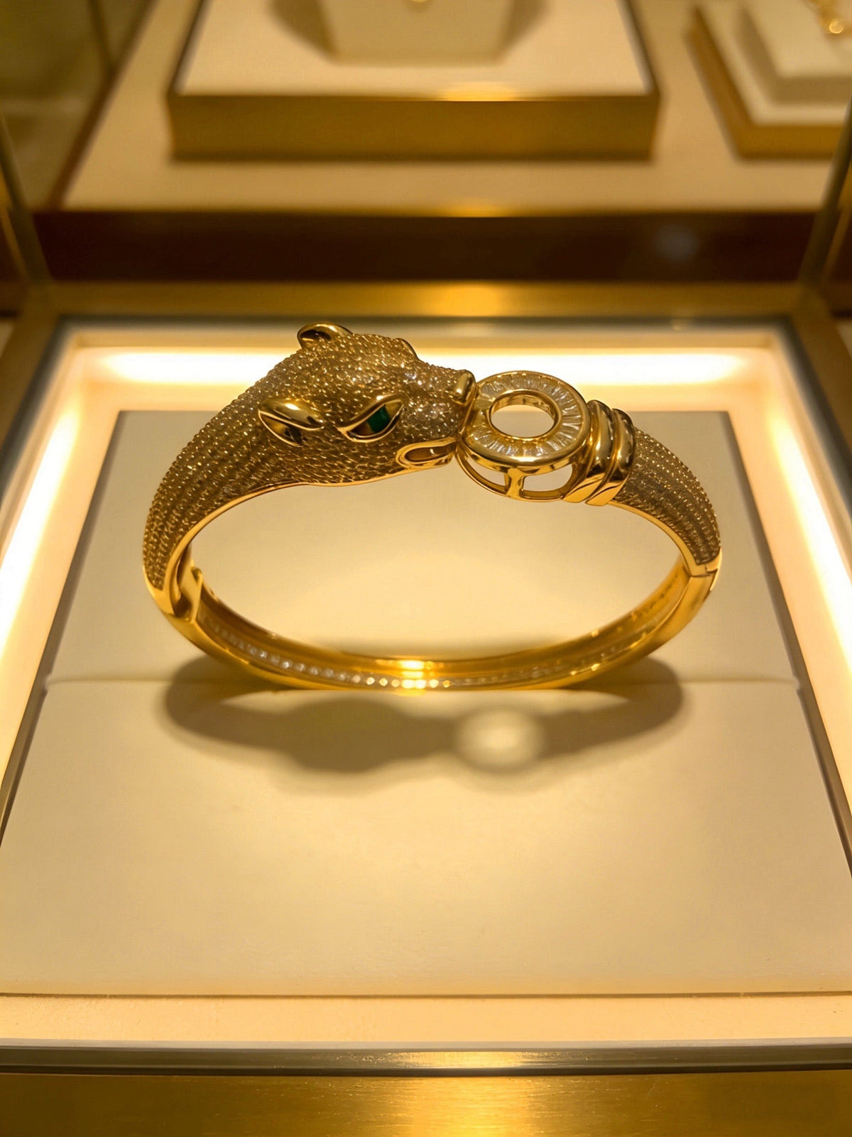 Martin Graham bracelet in polished metal-tone – side detail
