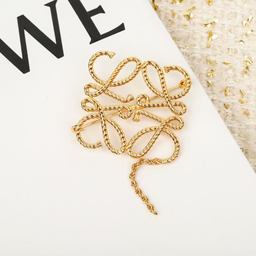 Martin Graham brooch in polished metal-tone – side detail