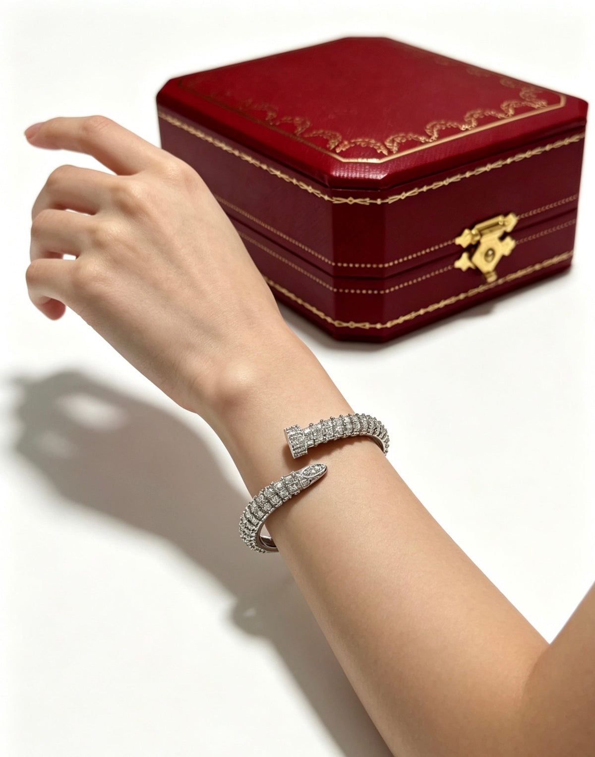 Martin Graham bracelet in polished metal-tone – side detail