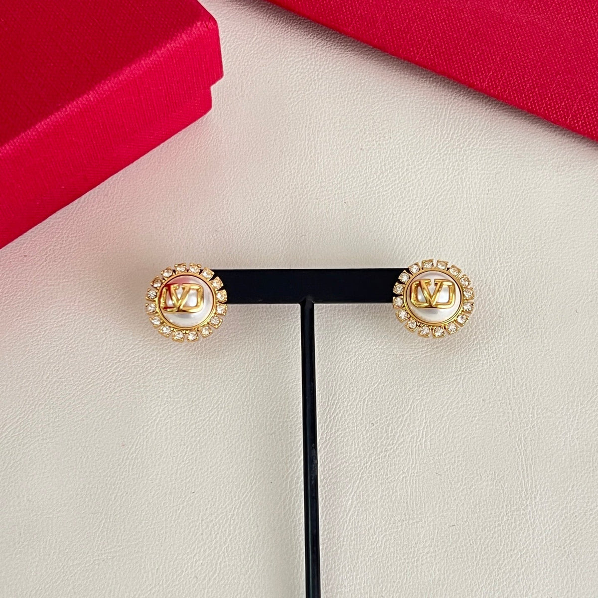 Martin Graham earrings in polished metal-tone – side detail