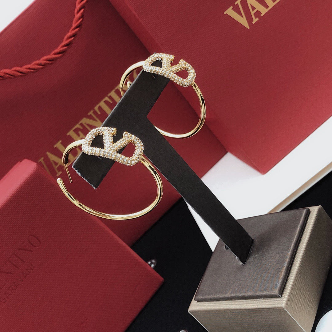 Martin Graham earrings in polished metal-tone – side detail