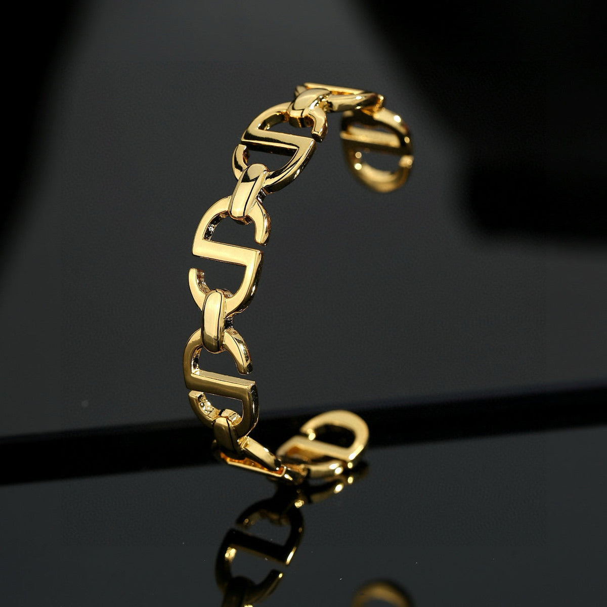 Martin Graham bracelet in polished metal-tone – side detail