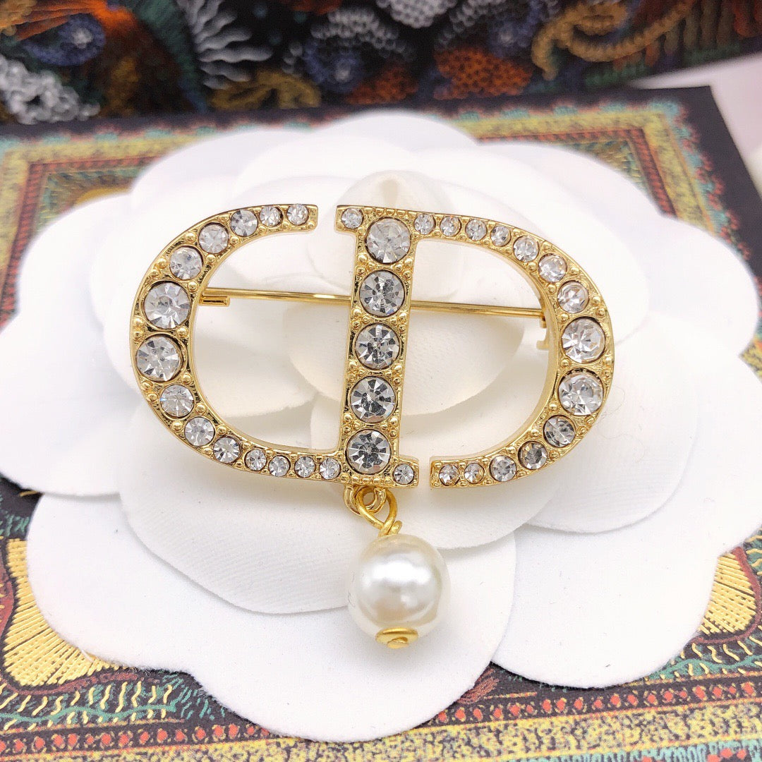 Martin Graham brooch in polished metal-tone – side detail