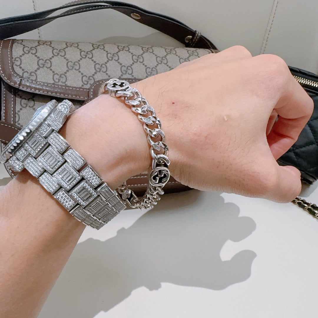 Martin Graham bracelet in polished metal-tone – side detail