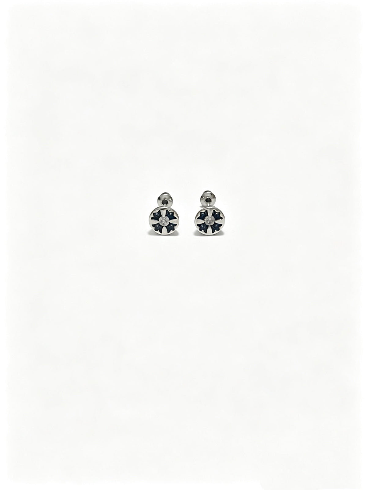 Martin Graham earrings in polished metal-tone – side detail