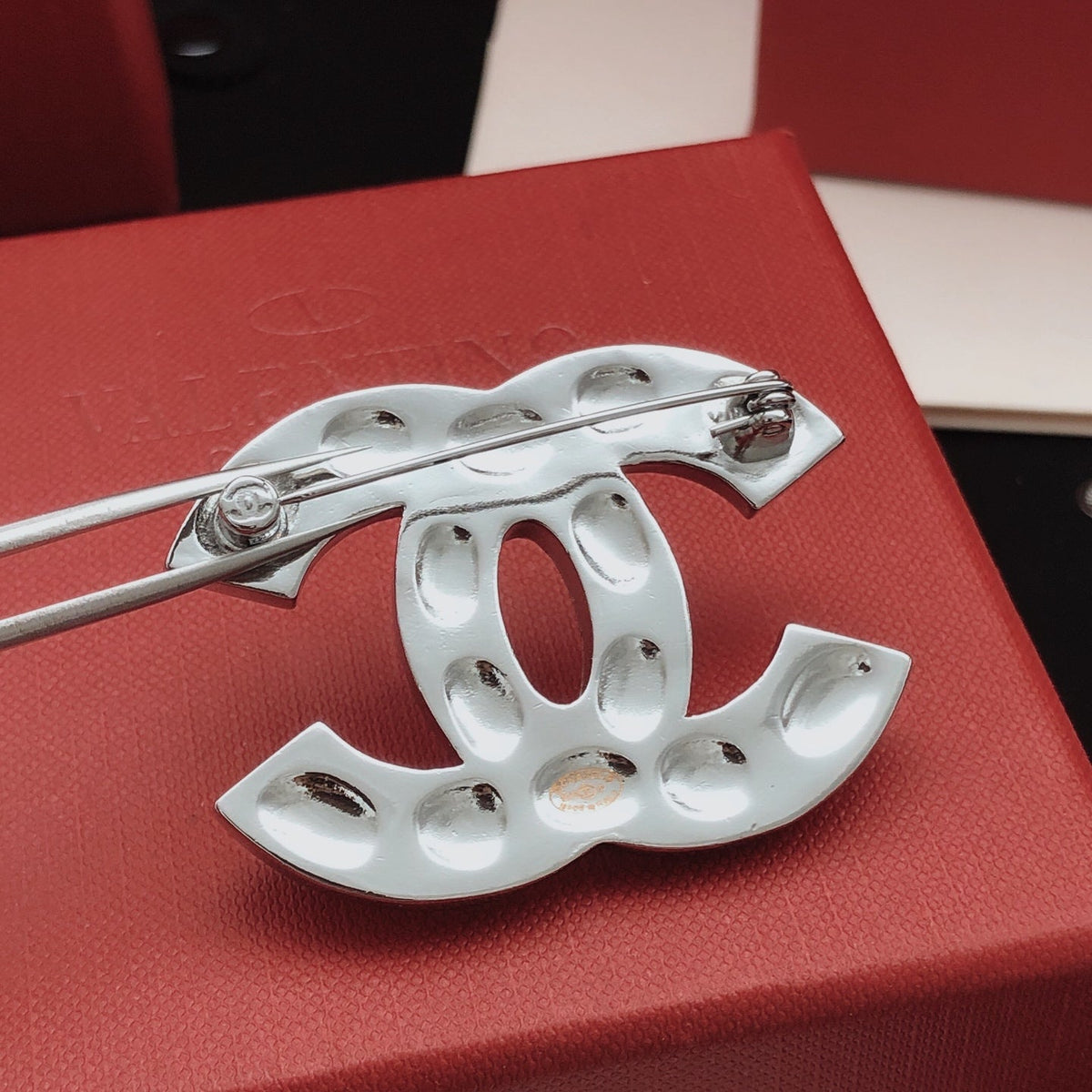 Martin Graham brooch in polished metal-tone – side detail
