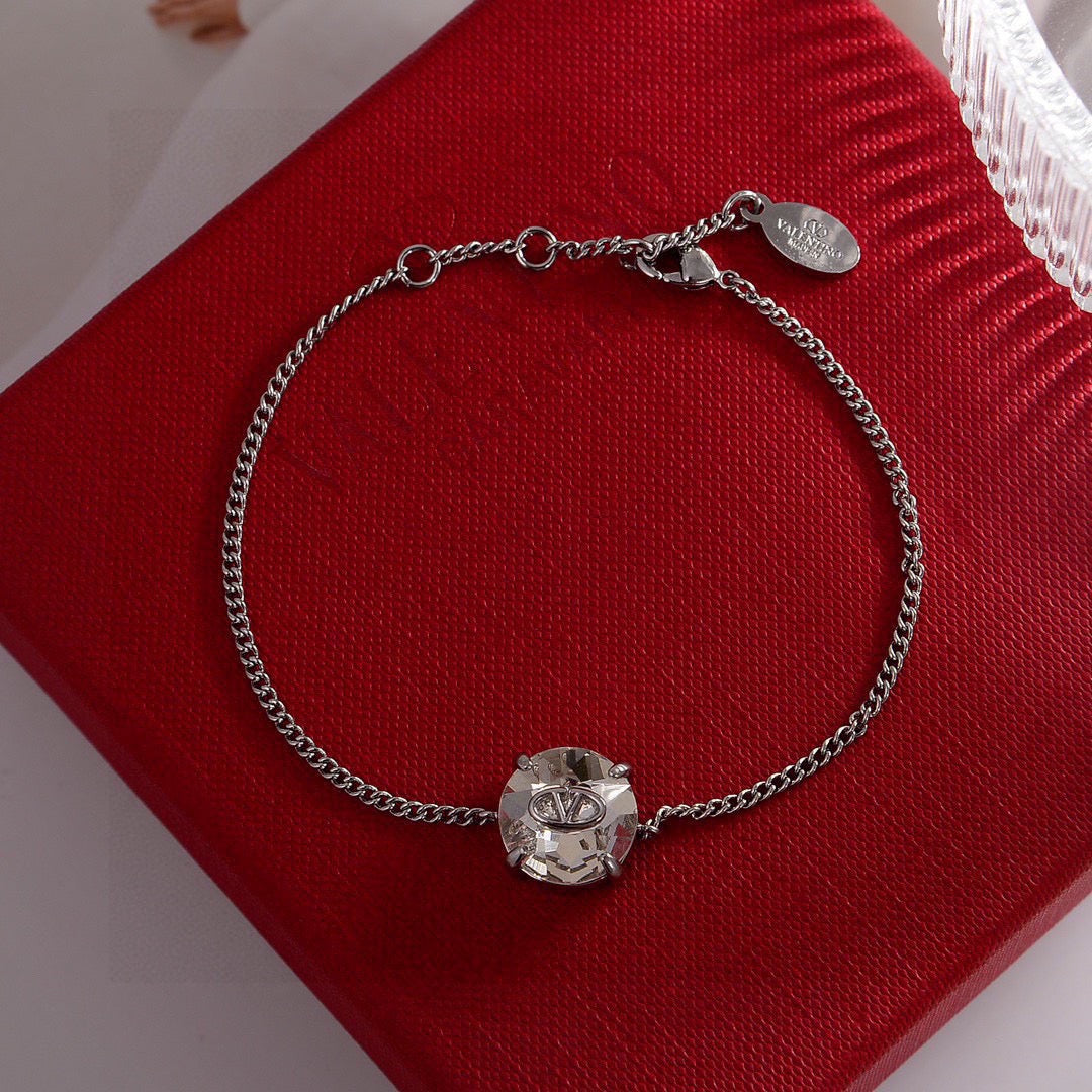 Martin Graham bracelet in polished metal-tone – side detail