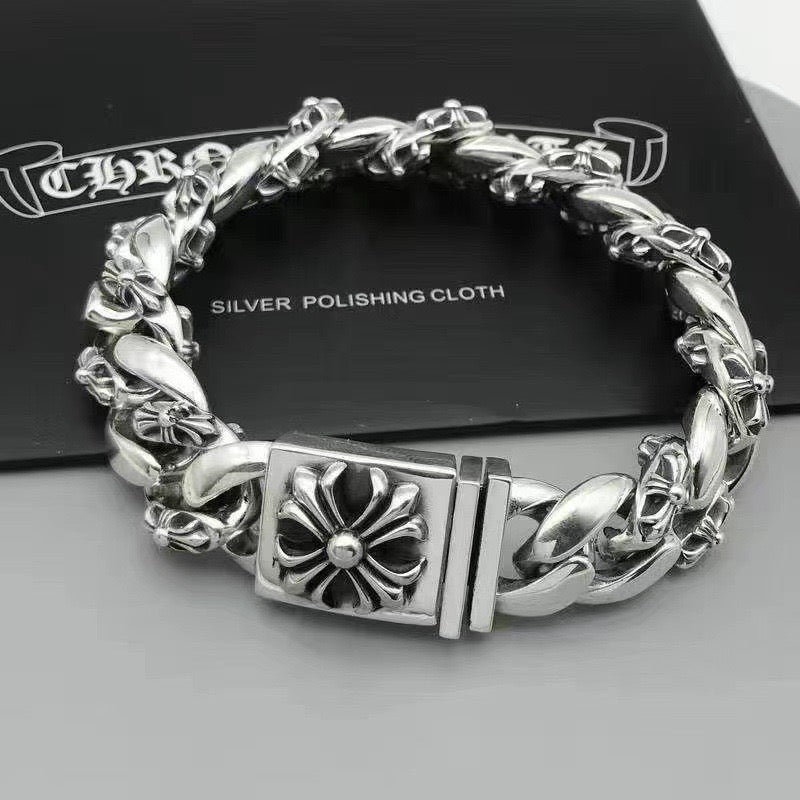 Martin Graham bracelet in polished metal-tone – side detail