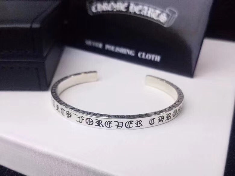 Martin Graham bracelet in polished metal-tone – side detail