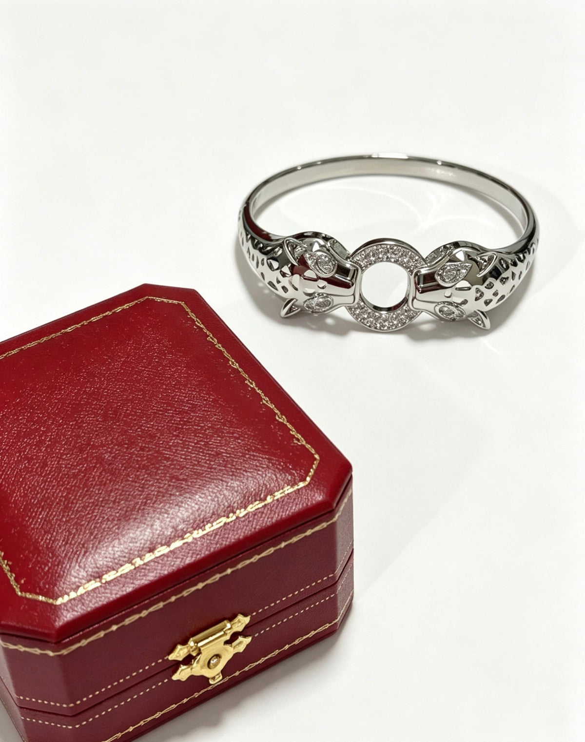 Martin Graham bracelet in polished metal-tone – side detail