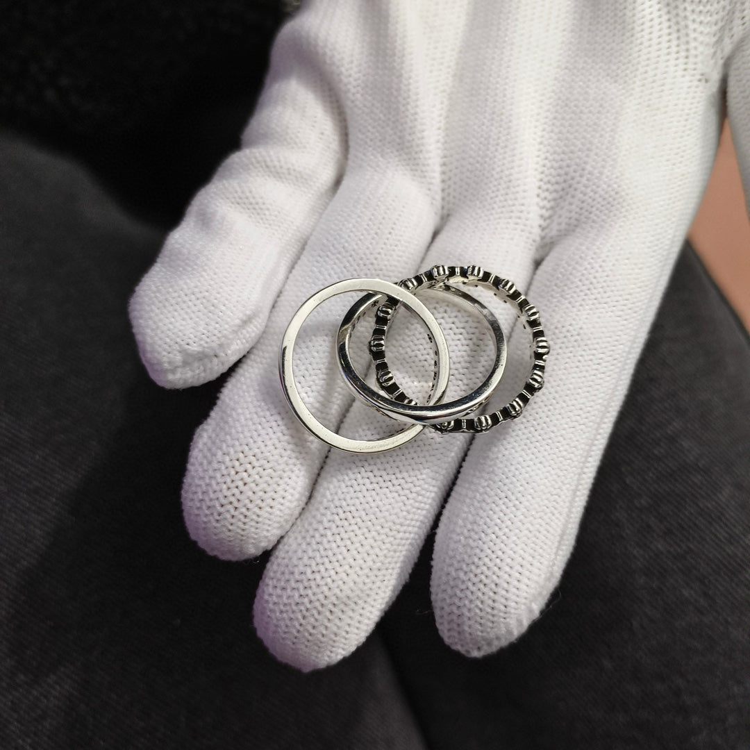 Martin Graham ring in polished metal-tone – side detail