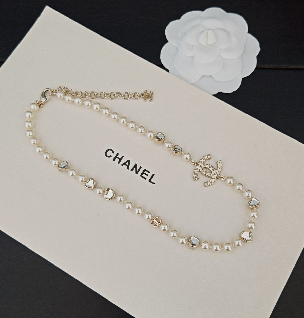 Heart Pearl-Detail Pendant Necklace – Pearl Detail – Design 005 side detail