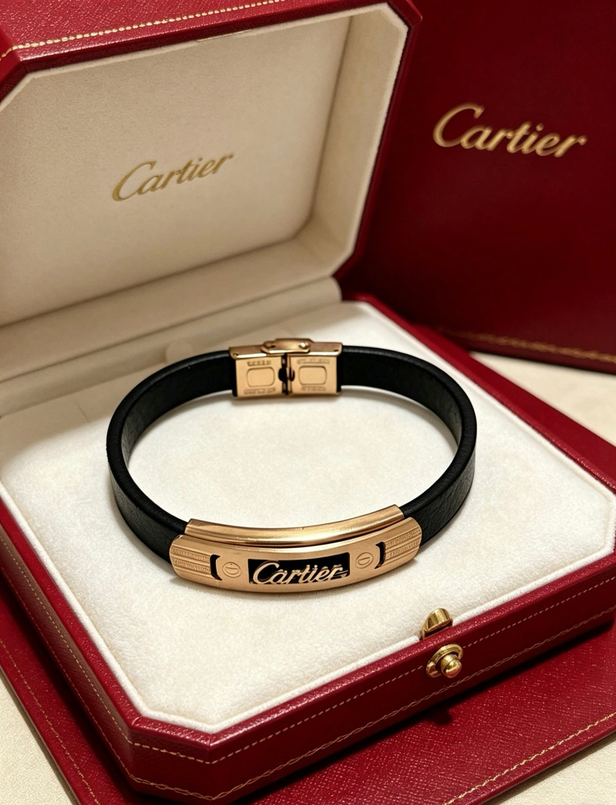 Martin Graham bracelet in polished metal-tone – side detail