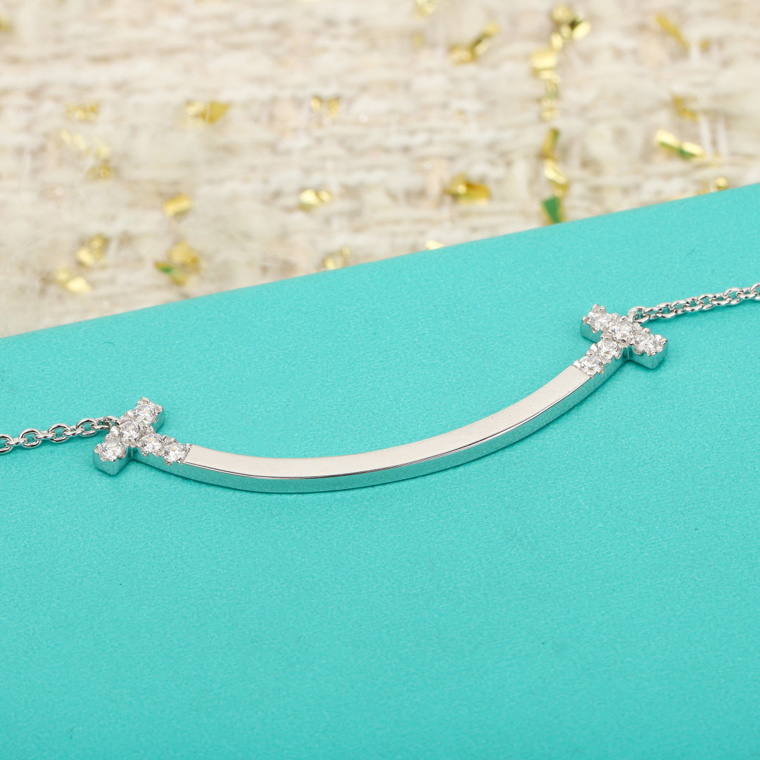 Martin Graham bracelet in polished metal-tone – side detail