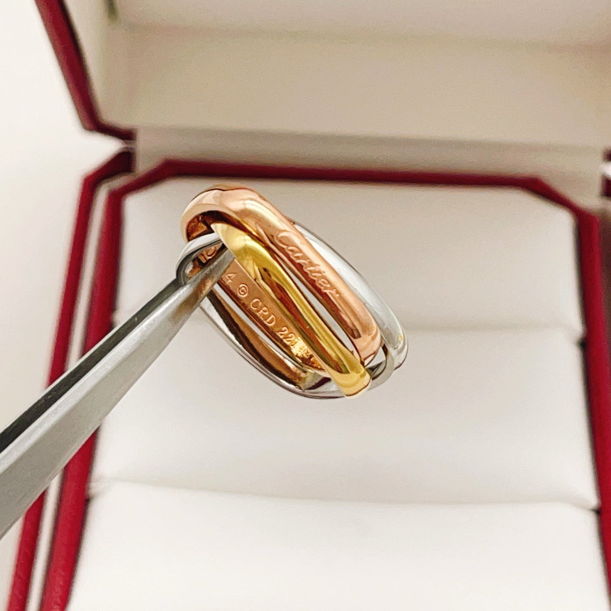 Martin Graham ring in polished metal-tone – side detail