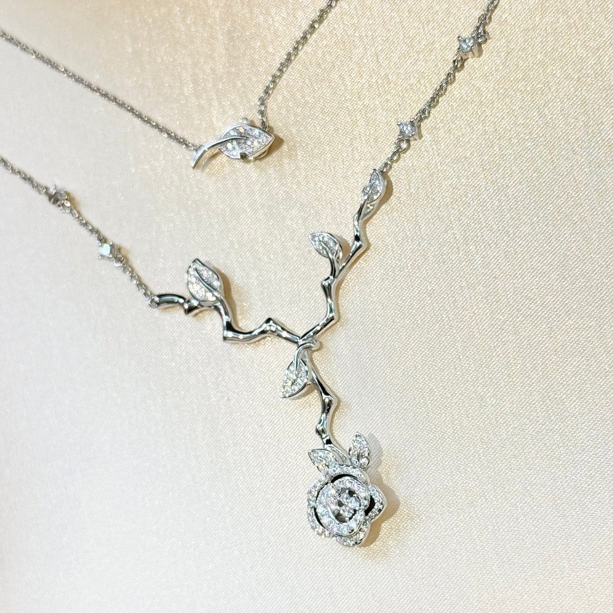 Martin Graham pendant necklace in polished metal-tone – side detail