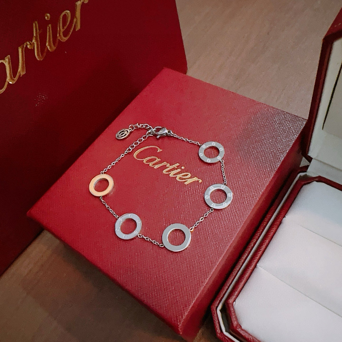 Martin Graham bracelet in polished metal-tone – side detail