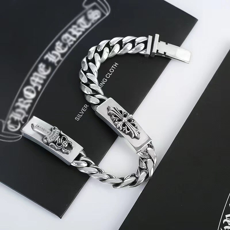 Martin Graham bracelet in polished metal-tone – side detail