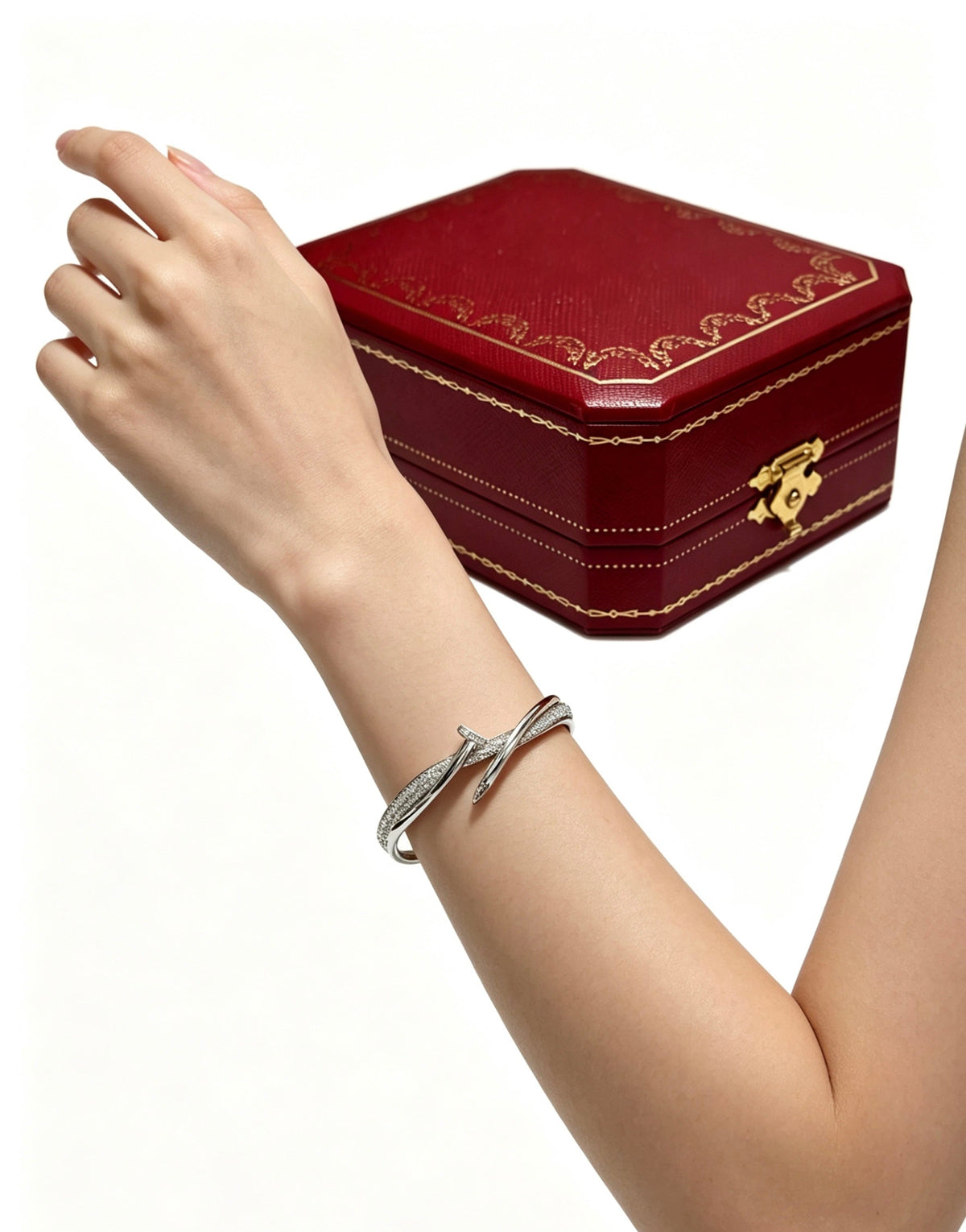 Martin Graham bracelet in polished metal-tone – side detail