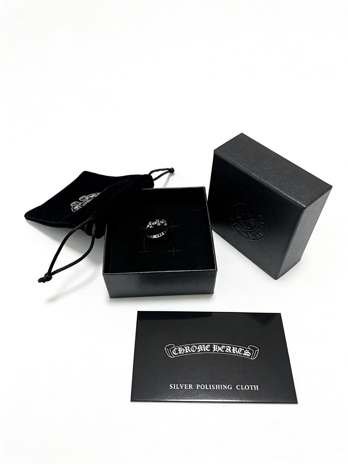 Martin Graham ring in polished metal-tone – close-up detail
