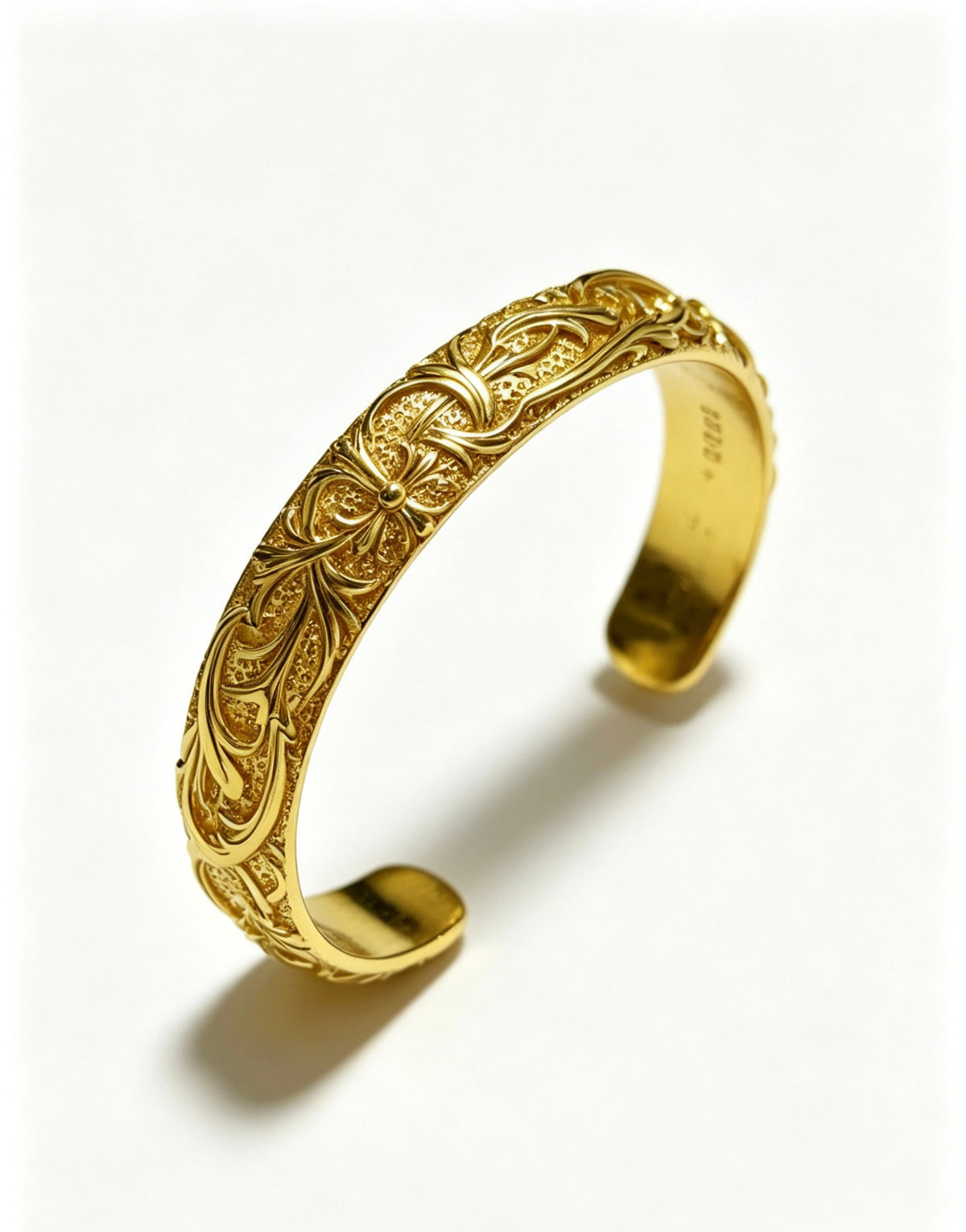 Martin Graham bracelet in polished metal-tone – close-up detail