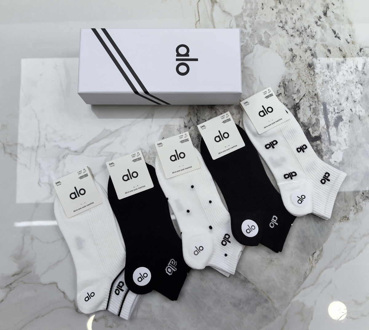 Alo Mixed Neutral Logo Detail No-Show Socks - 5-Pair Set