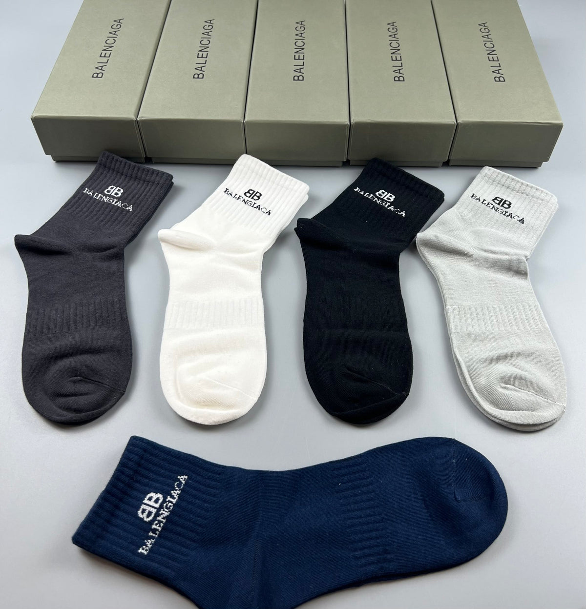 Balenciaga Graphic Letter Details Mid-Calf Socks - 5-Pair Set