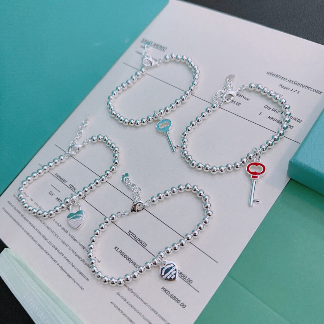 Martin Graham bracelet in polished metal-tone – close-up detail