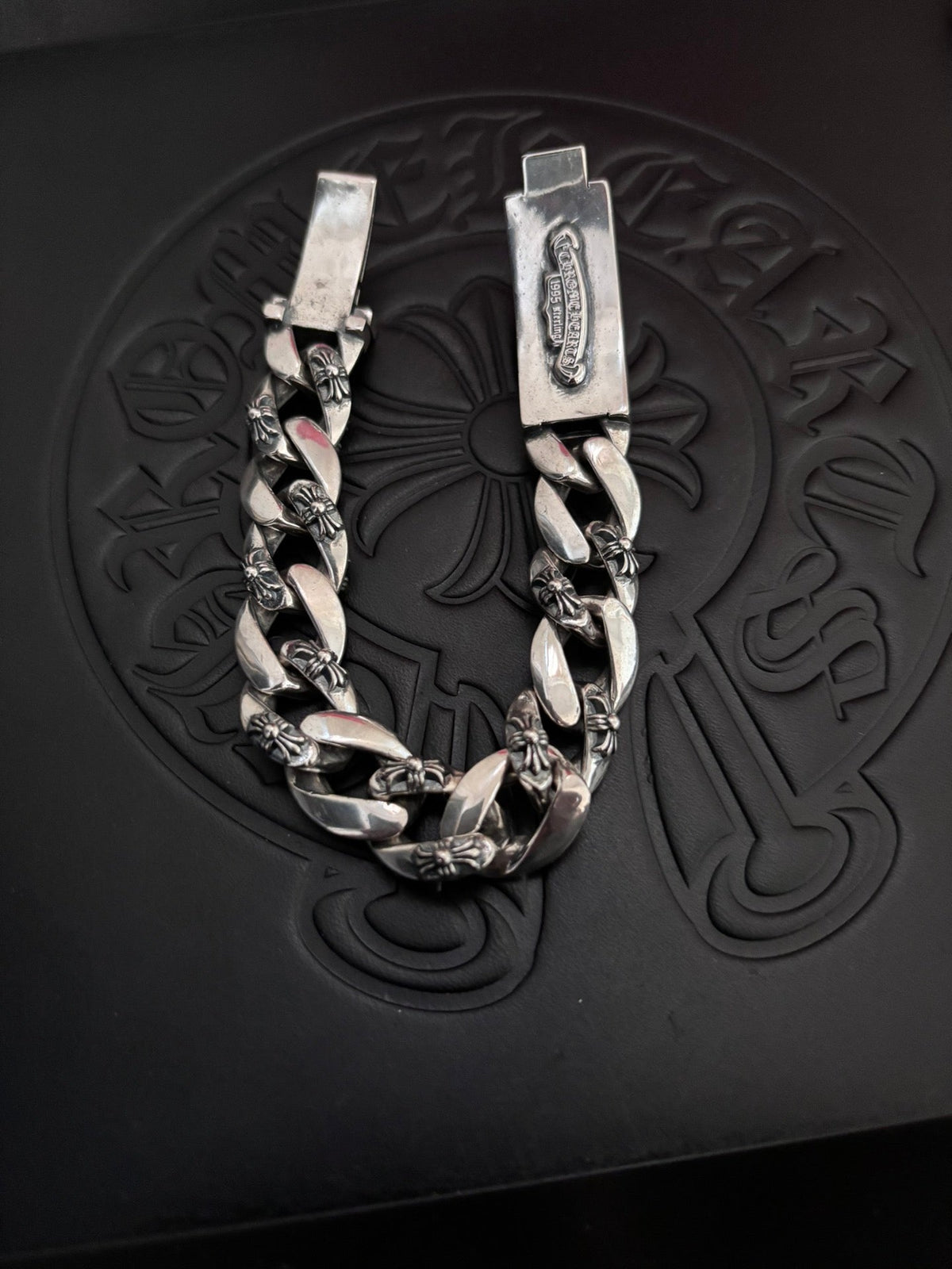 Martin Graham bracelet in polished metal-tone – close-up detail