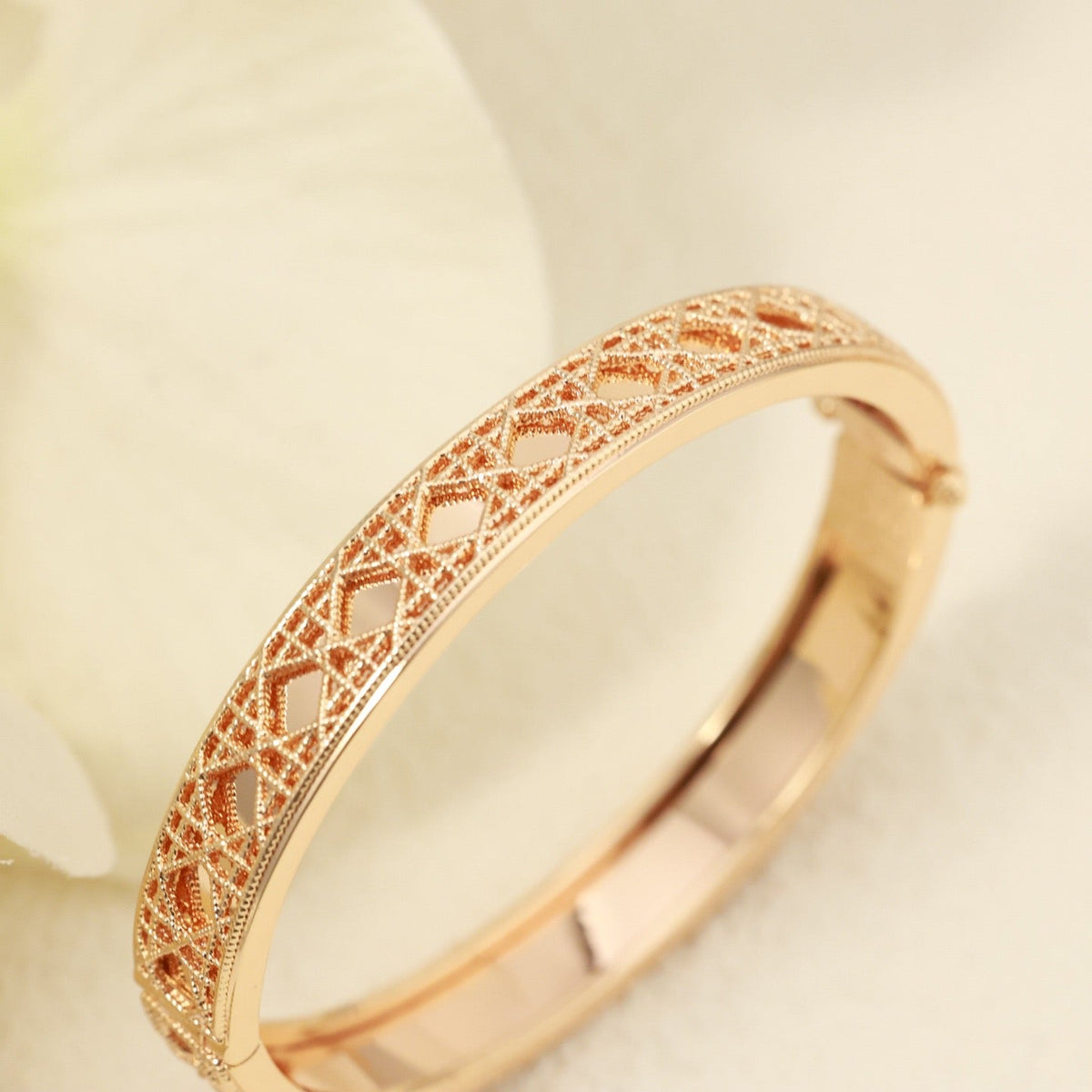 Martin Graham bracelet in polished metal-tone – close-up detail