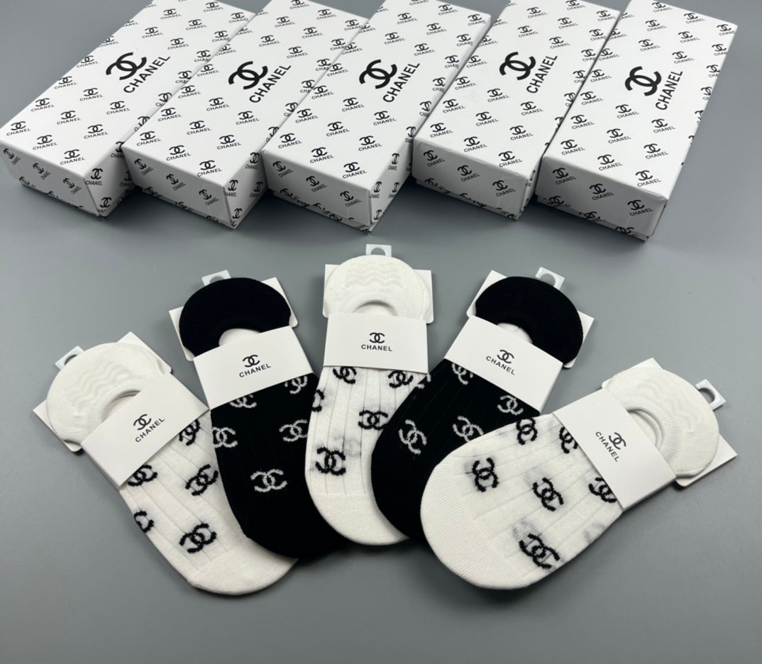 Chanel Cotton Visible Logo, Stripe Or Motif Details No-Show Socks - 5-Pair Set