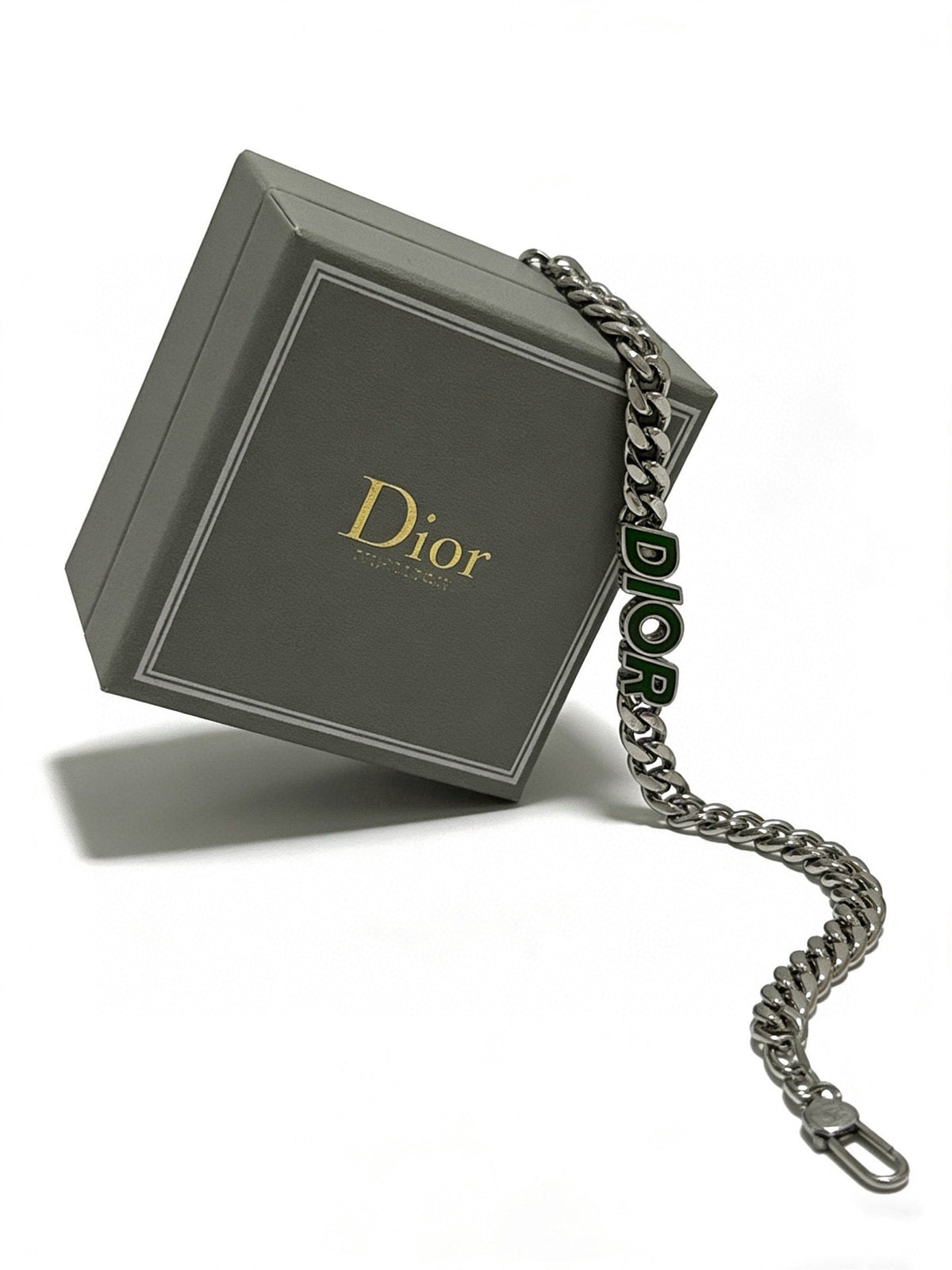 Martin Graham pendant necklace in polished metal-tone – close-up detail