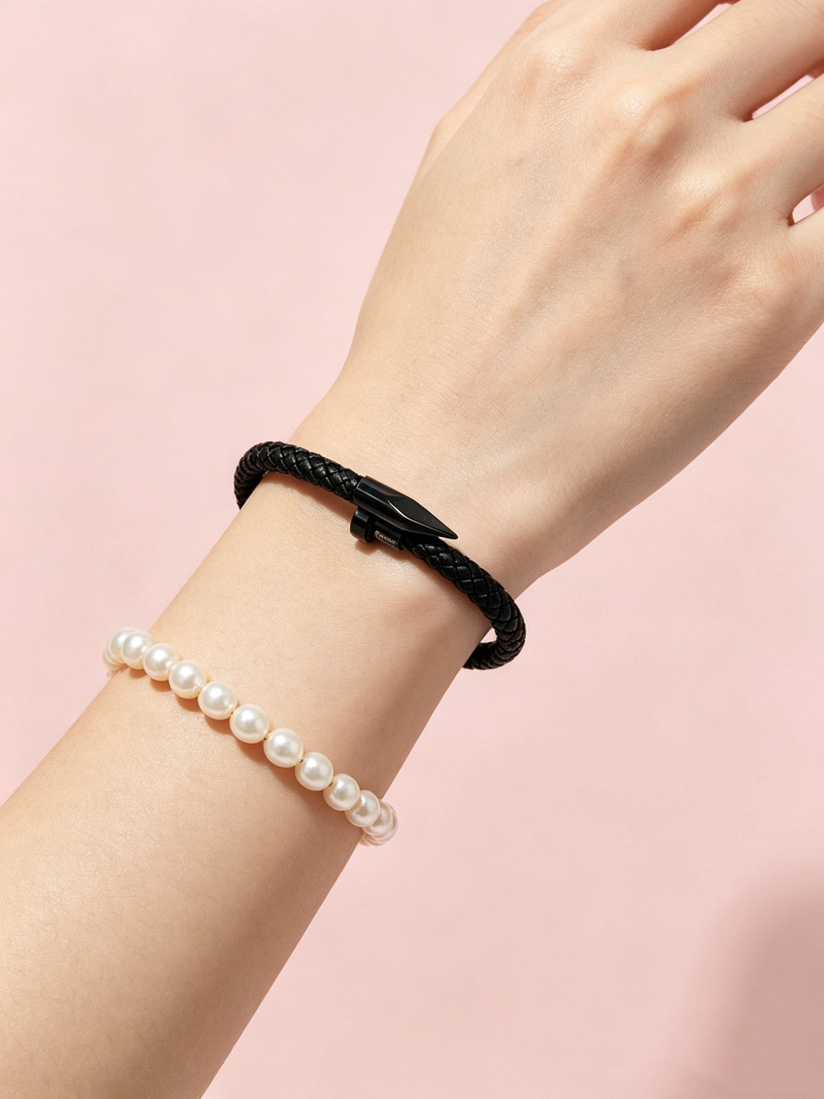 Martin Graham bracelet in polished metal-tone – close-up detail