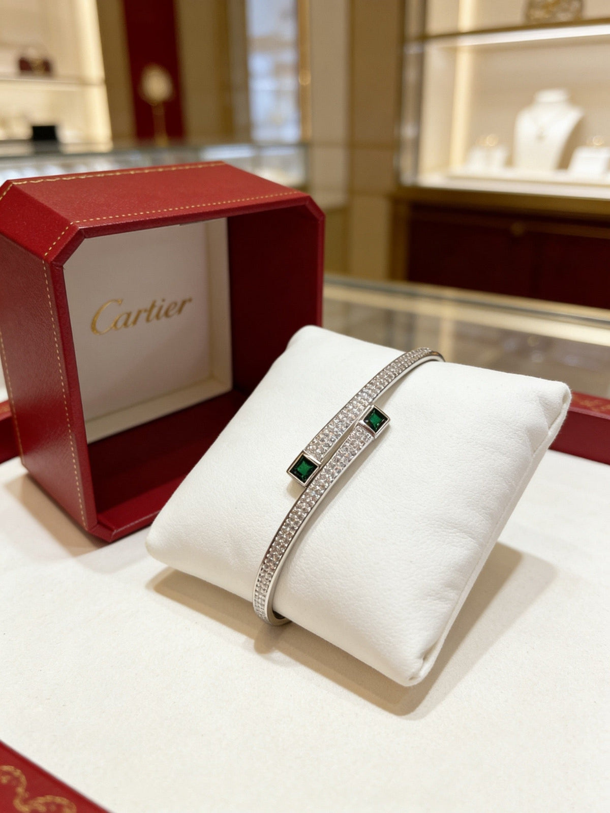 Martin Graham bracelet in polished metal-tone – close-up detail