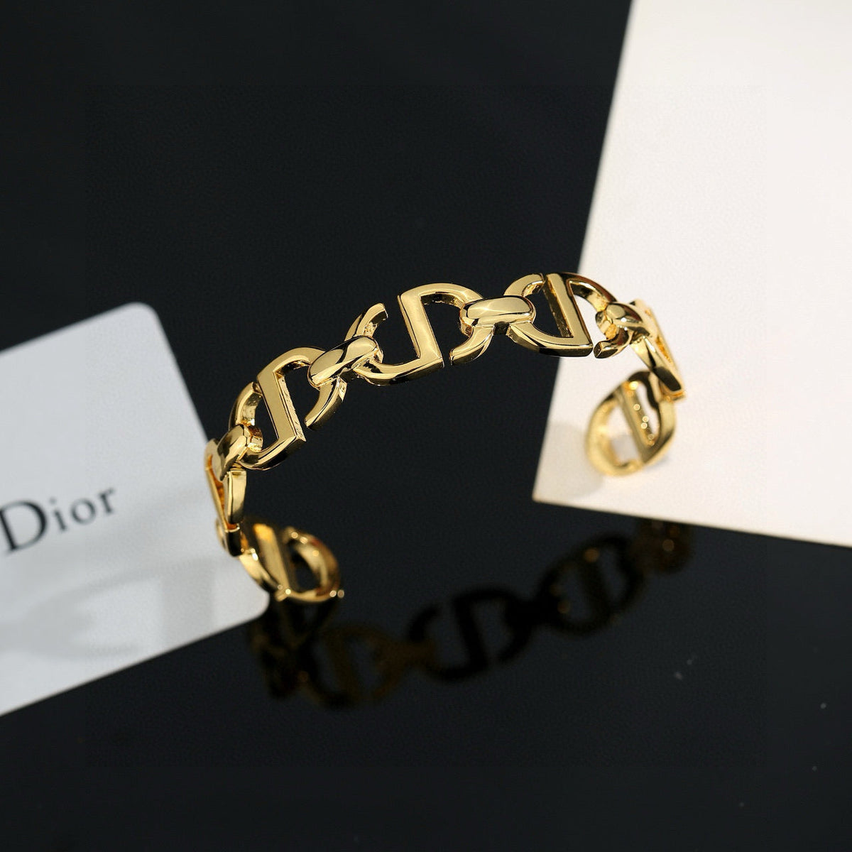 Martin Graham bracelet in polished metal-tone – close-up detail