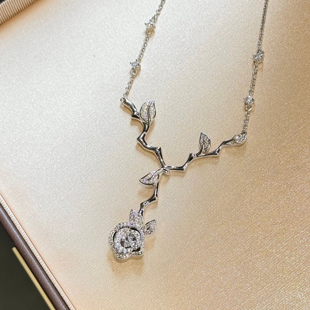 Martin Graham pendant necklace in polished metal-tone – close-up detail