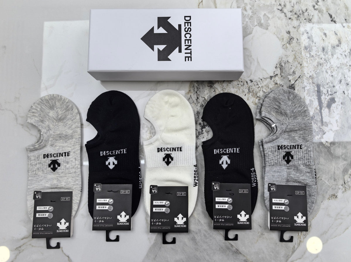 Descente Cotton Understated Geometric Emblems No-Show Socks