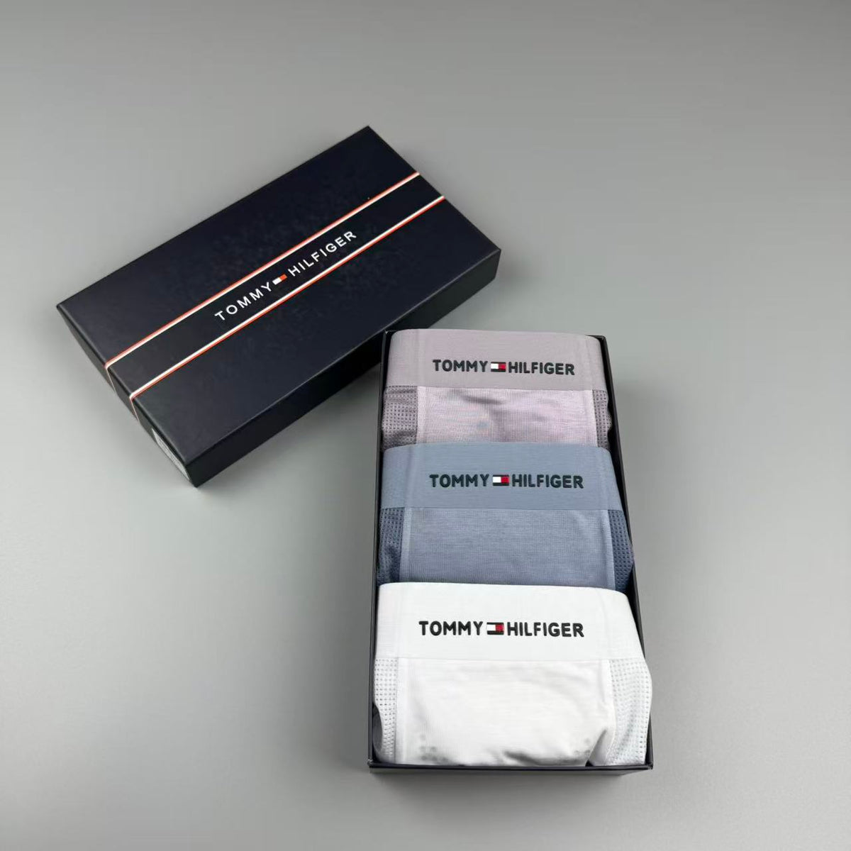 Tommy Hilfiger Logo Detail Men's Boxer Briefs - 3-Piece Box