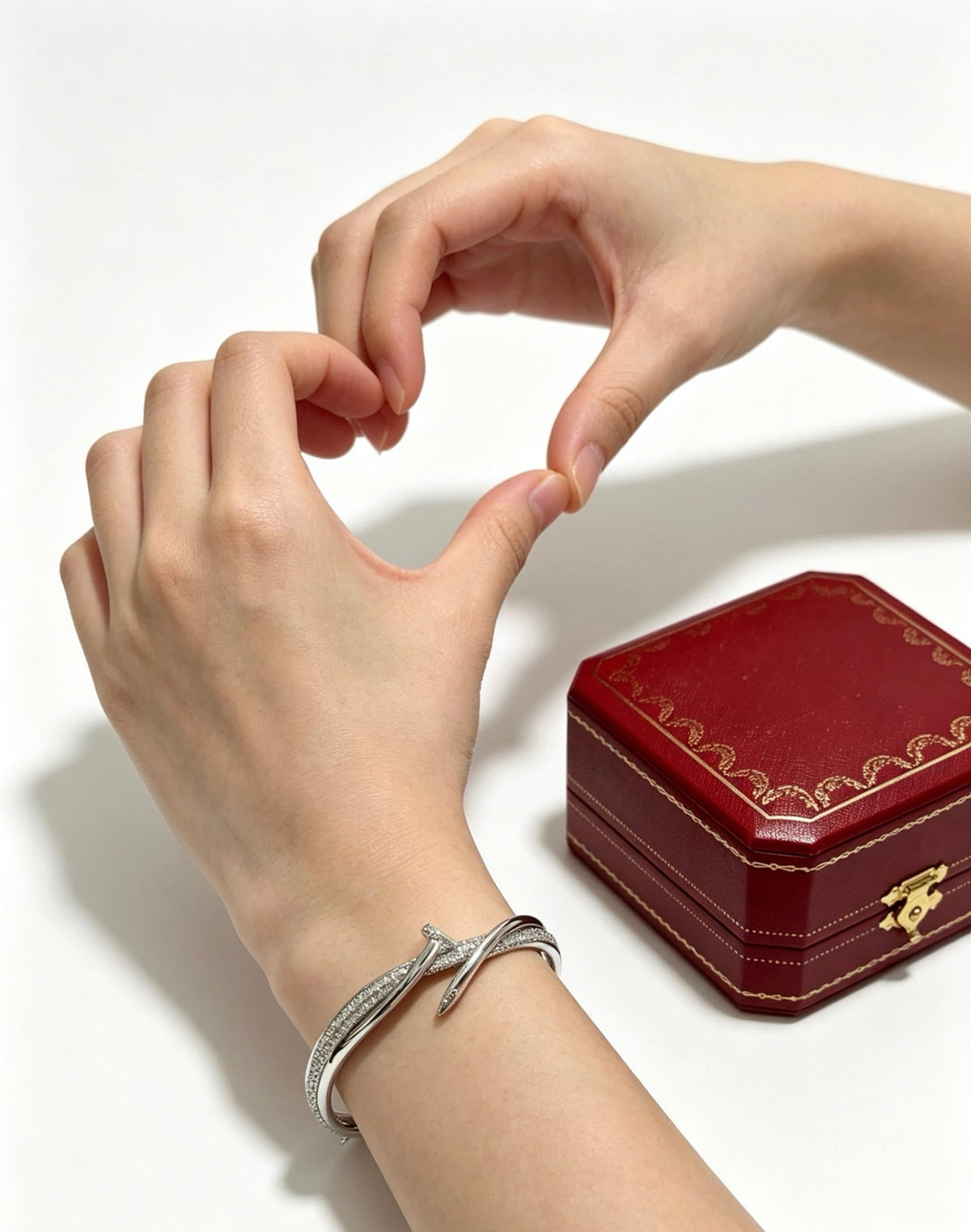 Martin Graham bracelet in polished metal-tone – close-up detail
