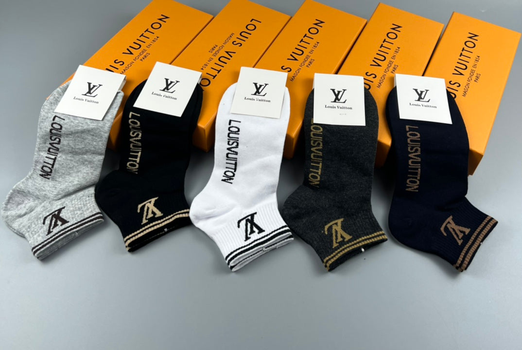 Louis Vuitton Small Initial Details No-Show Socks