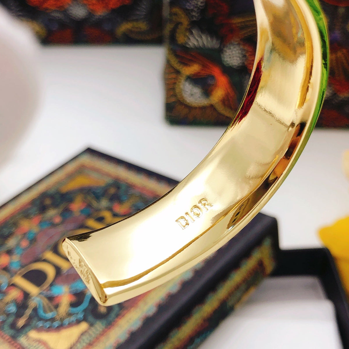 Martin Graham bracelet in polished metal-tone – close-up detail